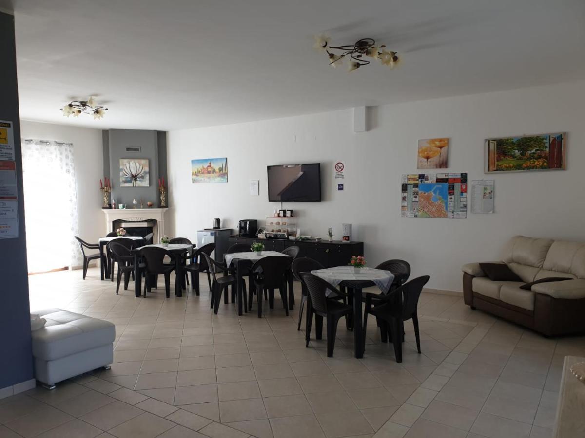 Bed And Breakfast Villa Fatima Trani Εξωτερικό φωτογραφία