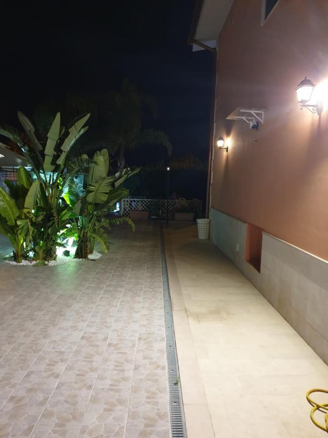 Bed And Breakfast Villa Fatima Trani Εξωτερικό φωτογραφία